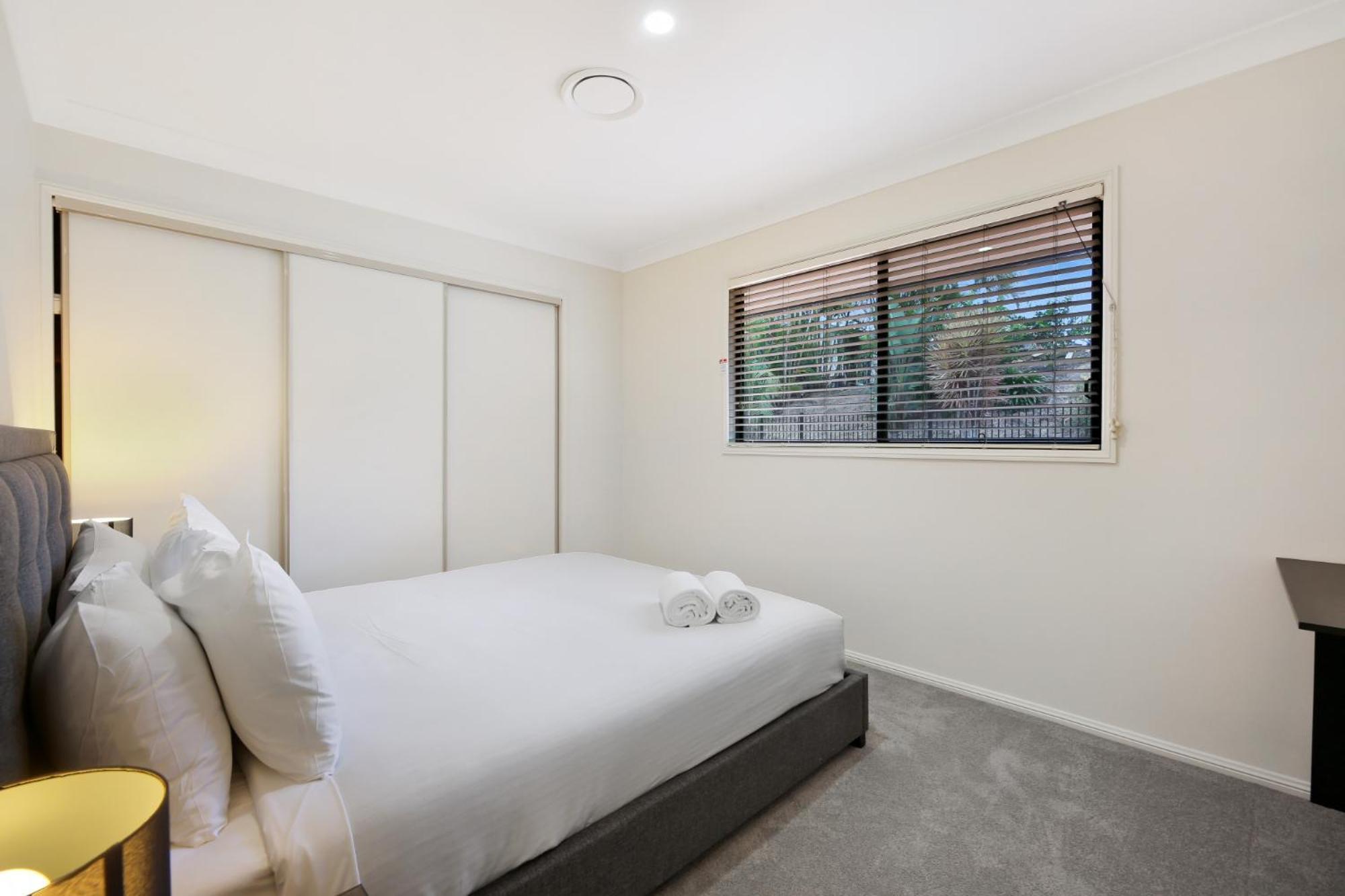 Holiday home Glorious 5-bed Amidst Nature In Burleigh Heads