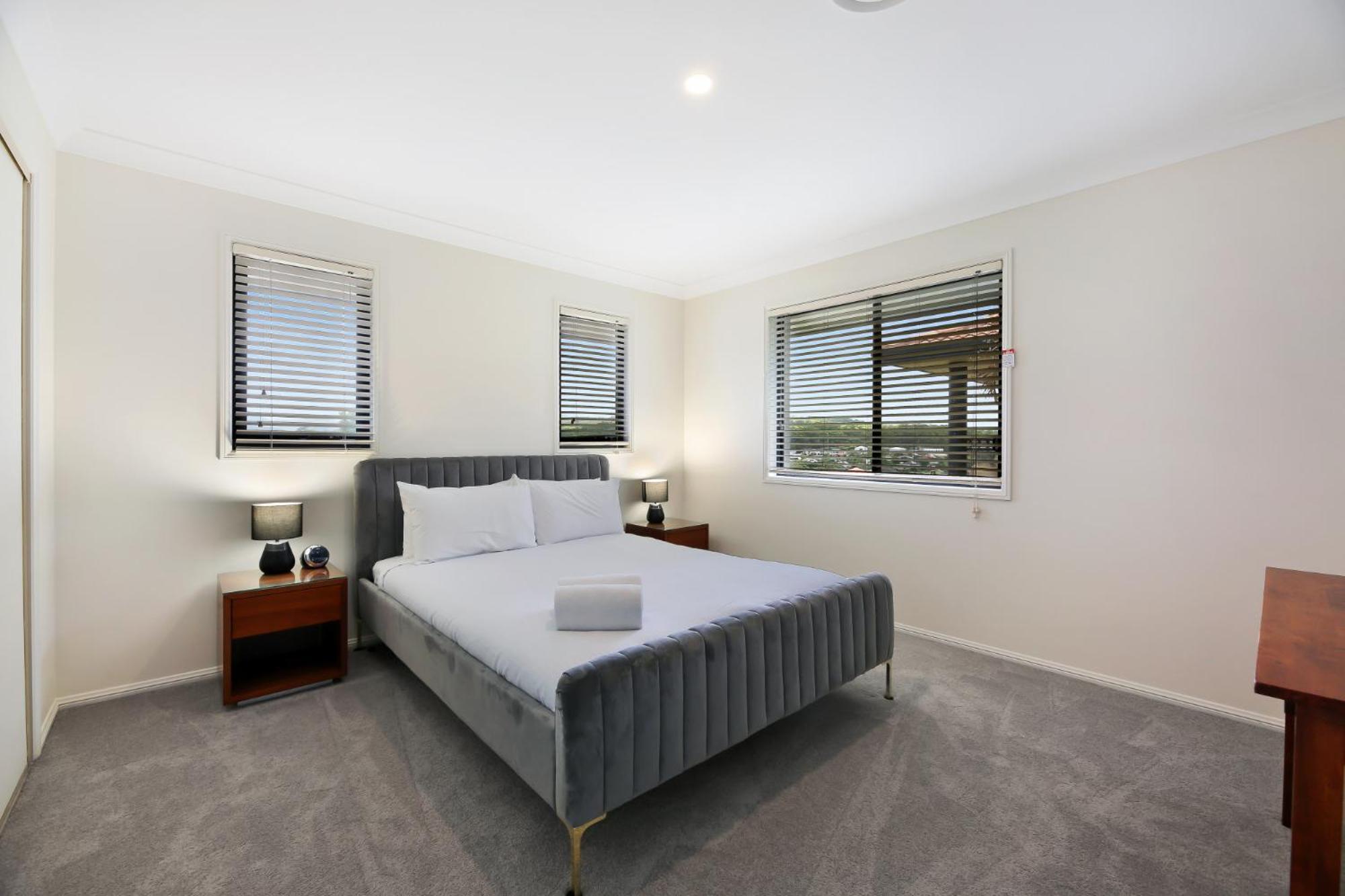 Glorious 5-bed Amidst Nature In Burleigh Heads *