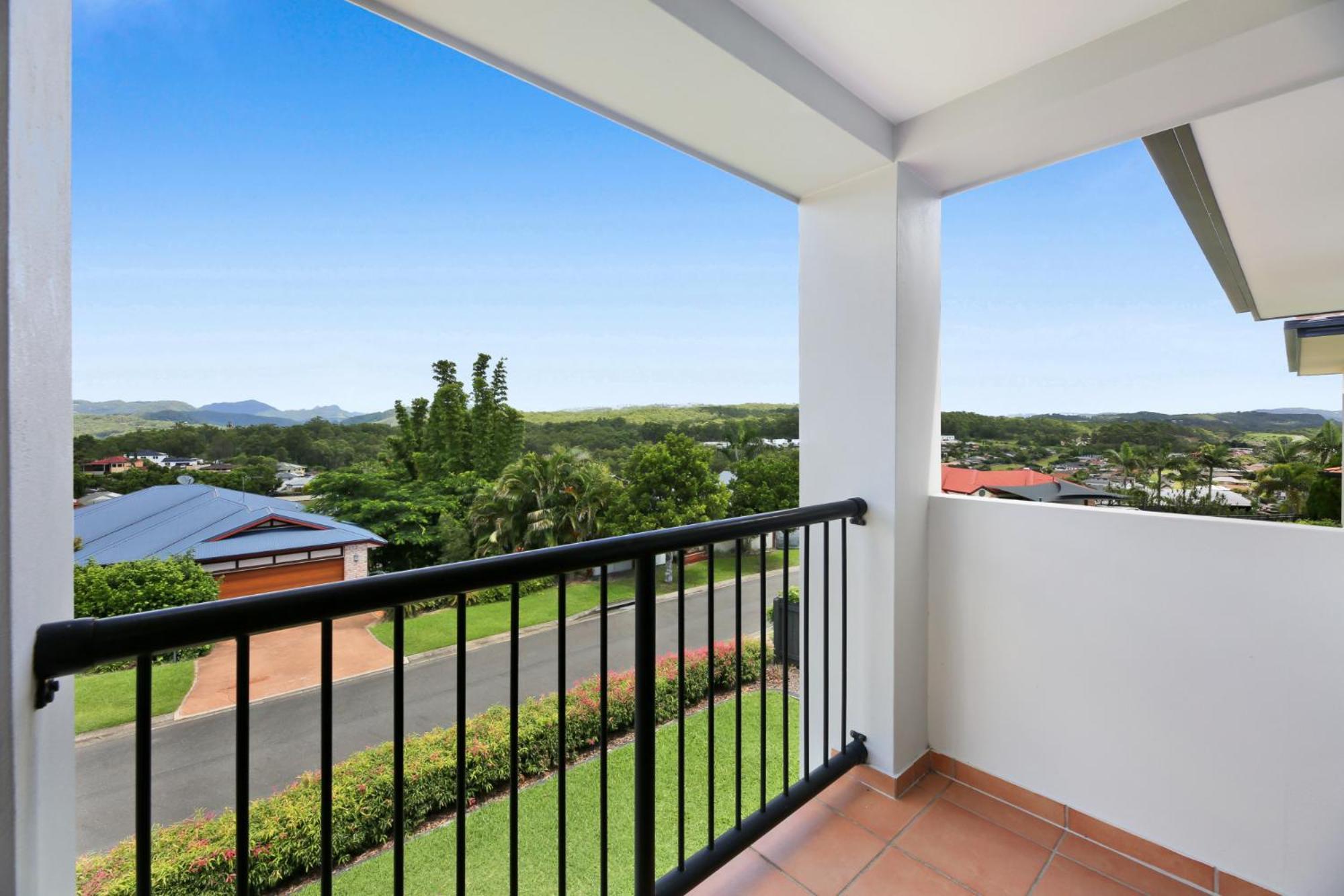 Glorious 5-bed Amidst Nature In Burleigh Heads Holiday home Gold Coast