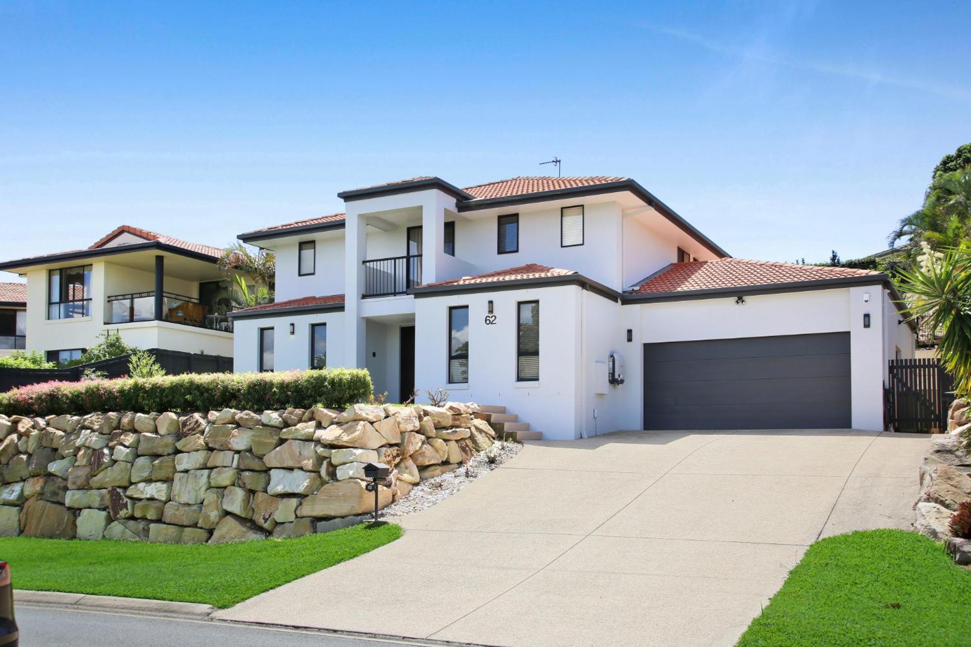 Glorious 5-bed Amidst Nature In Burleigh Heads *